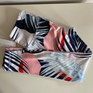 Athleta Salutation 7/8 Tight Legging XS